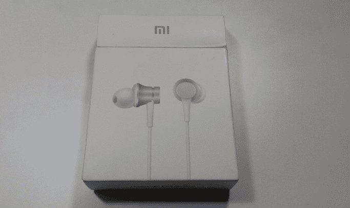 Наушники Xiaomi в коробке