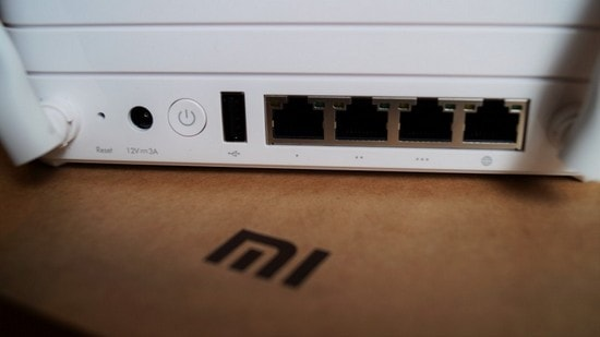 Расположение портов в Xiaomi Wi-Fi Router Расположение разъемов в Xiaomi Wi-Fi Router