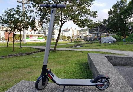 Электросамокат Ninebot Kickscooter Внешний вид электросамоката Ninebot Kickscooter