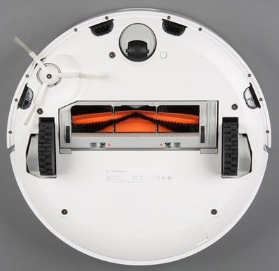 Нижняя часть робота-пылесоса Xiaomi Mi Vacuum Cleaner Внешний вид нижней части робота-пылесоса Xiaomi Mi Vacuum Cleaner