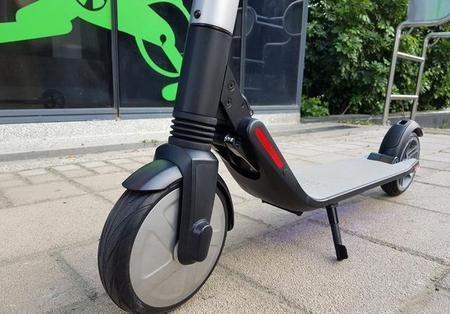 Переднее колесо-мотор электросамоката Ninebot Kickscooter Внешний вид мотор-колеса электросамоката Ninebot Kickscooter