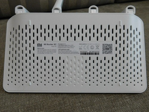 Тыльная сторона Xiaomi Mi Wi-Fi Router 3C Вентиляционная решетка Xiaomi Mi Wi-Fi Router 3C