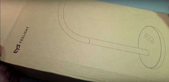 Коробка Xiaomi Yeelight Led Table Lamp Вид на упаковку Xiaomi Yeelight Led Table Lamp