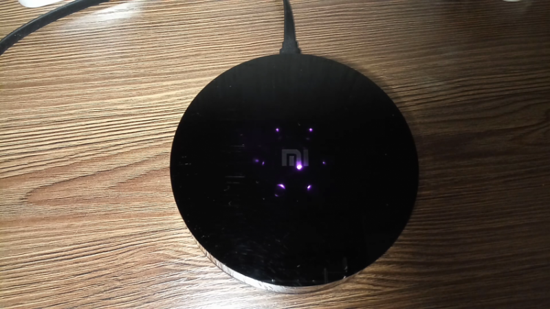 Светящиеся ИК-диоды в Xiaomi Universal IR Remote Controller Светящиеся ИК-диоды в Xiaomi Universal IR Remote Controller