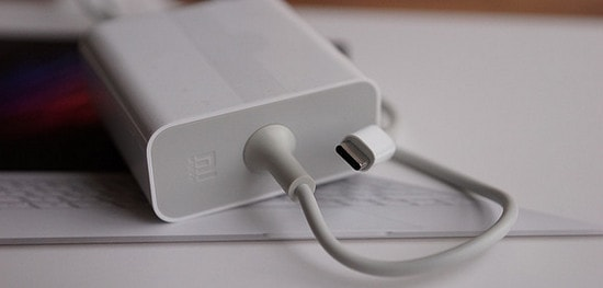 Зарядное устройство ноутбука Xiaomi Mi Notebook Air 12,5 Вид на зарядное устройство ноутбука Xiaomi Mi Notebook Air 12,5