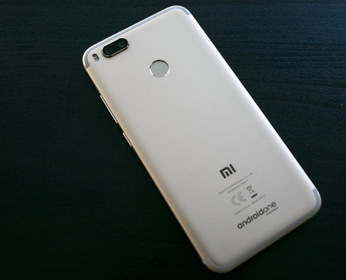 Задняя крышка смартфона Xiaomi Mi A1 Внешний вид задней крышки Xiaomi Mi A1