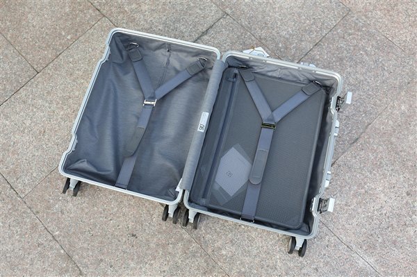 Фото чемодана Xiaomi Mi 90 Points Metal Suitcase 20 Фото чемодана Xiaomi Mi 90 Points Metal Suitcase 20