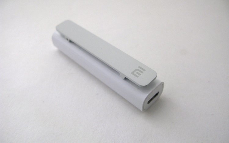 Адаптер Xiaomi Mi Bluetooth Audio Receiver вид сзади+клипса Адаптер Xiaomi Mi Bluetooth Audio Receiver вид сзади+клипса