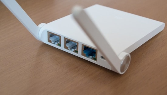 Размещение портов в Xiaomi Mi WiFi Nano Размещение разъемов в Xiaomi Mi WiFi Nano