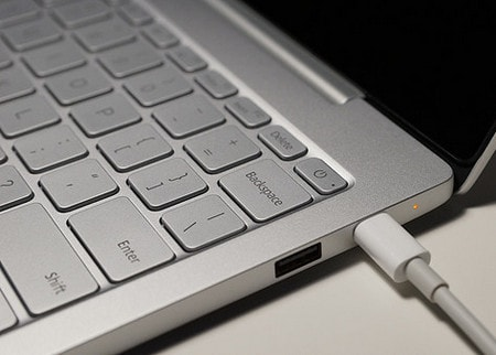 Расположение кнопки включения/выключения в ноутбуке Xiaomi Mi Notebook Air 12,5 Местонахождение кнопки вкл/вкл в ноутбуке Xiaomi Mi Notebook Air 12,5