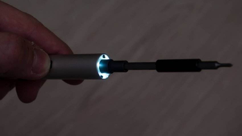 Электрическая отвёртка Xiaomi Wowstick: подсветка Электрическая отвёртка Xiaomi Wowstick: подсветка