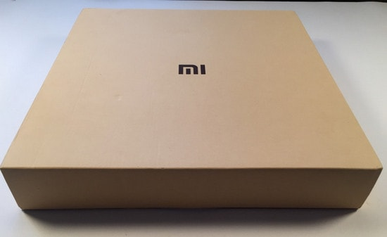 Коробка Xiaomi Mi Smart Scale Weight Вид на упаковку Xiaomi Mi Smart Scale Weight