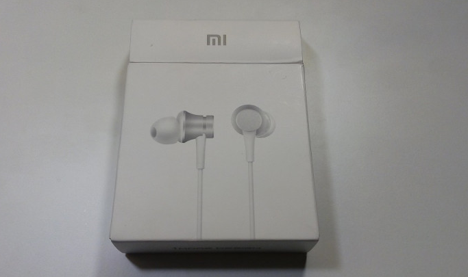 Наушники Xiaomi в коробке Наушники Xiaomi в коробке