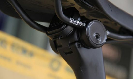 Регулировка сиденья шоссейного велосипеда Xiaomi QiCycle R1 Механизм регулировки сиденья шоссейного велосипеда Xiaomi QiCycle R1