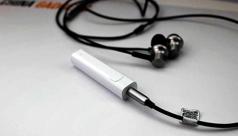 Адаптер Xiaomi Mi Bluetooth Audio Receiver с наушниками Адаптер Xiaomi Mi Bluetooth Audio Receiver с наушниками