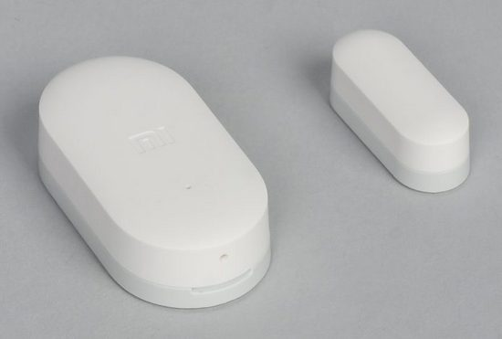 Дизайн датчиков открытия дверей/окон из комплекта Xiaomi Mi Smart Home Kit Внешний вид датчиков открытия дверей/окон из комплекта Xiaomi Mi Smart Home Kit